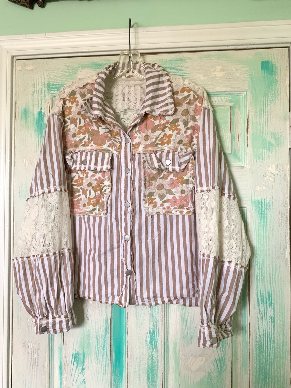 POL Beige/Cream Striped Floral & Lace Pieced Button Up Blouse L - Picture 3 of 7